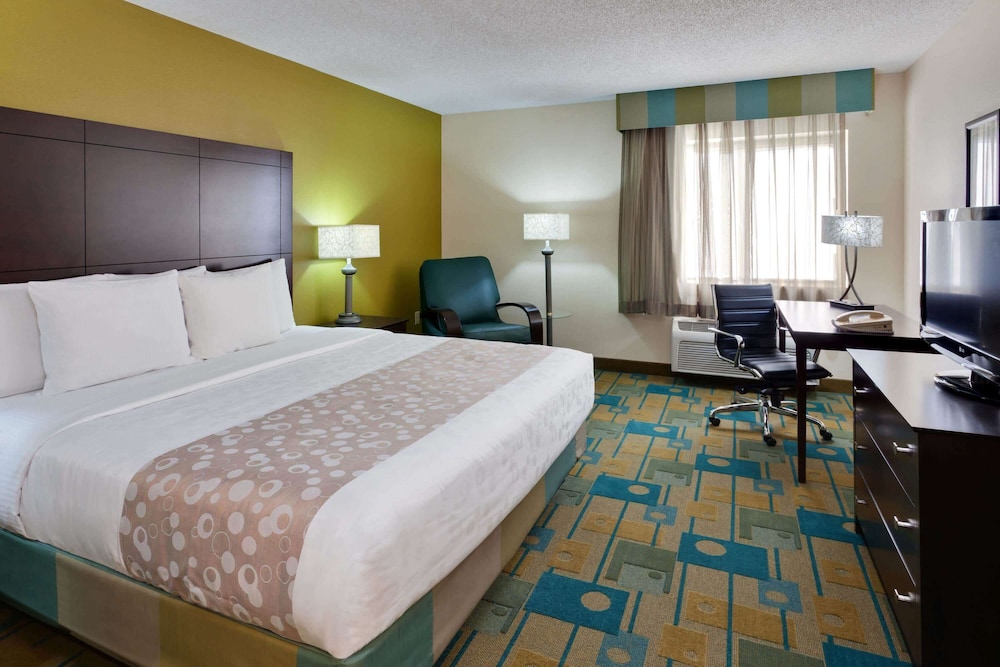 Imagen de la habitación del Hotel La Quinta Inn & Suites by Wyndham Plattsburgh. Foto 5