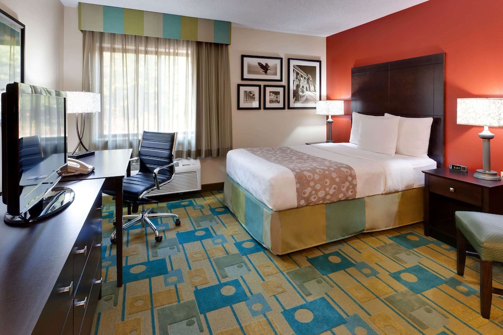 Imagen de la habitación del Hotel La Quinta Inn & Suites by Wyndham Plattsburgh. Foto 8