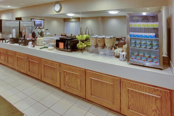 Imagen del bar/restaurante del Hotel La Quinta Inn & Suites by Wyndham Portland. Foto 2