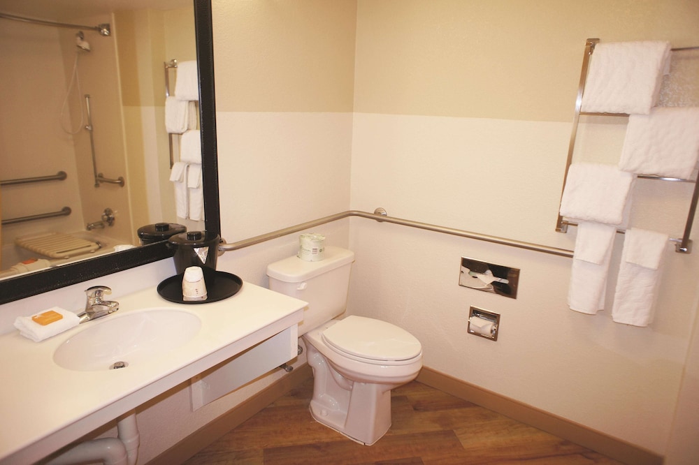 Imagen de la habitación del Hotel La Quinta Inn & Suites by Wyndham Raleigh Cary. Foto 2