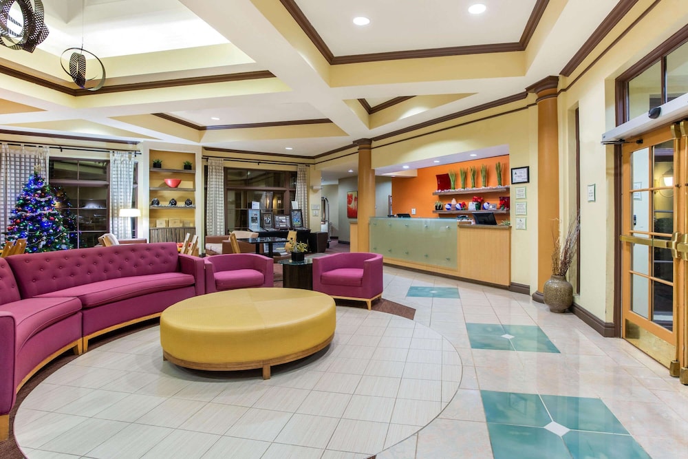 Imagen de los interiores del Hotel La Quinta Inn & Suites by Wyndham Raleigh Cary. Foto 20