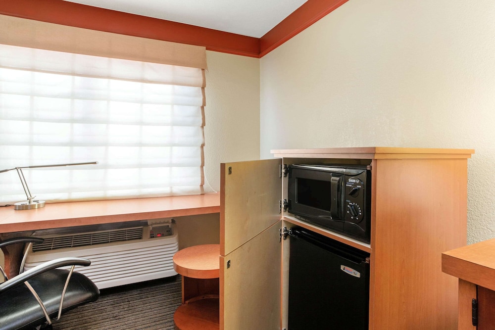 Imagen de la habitación del Hotel La Quinta Inn & Suites by Wyndham Raleigh Cary. Foto 14
