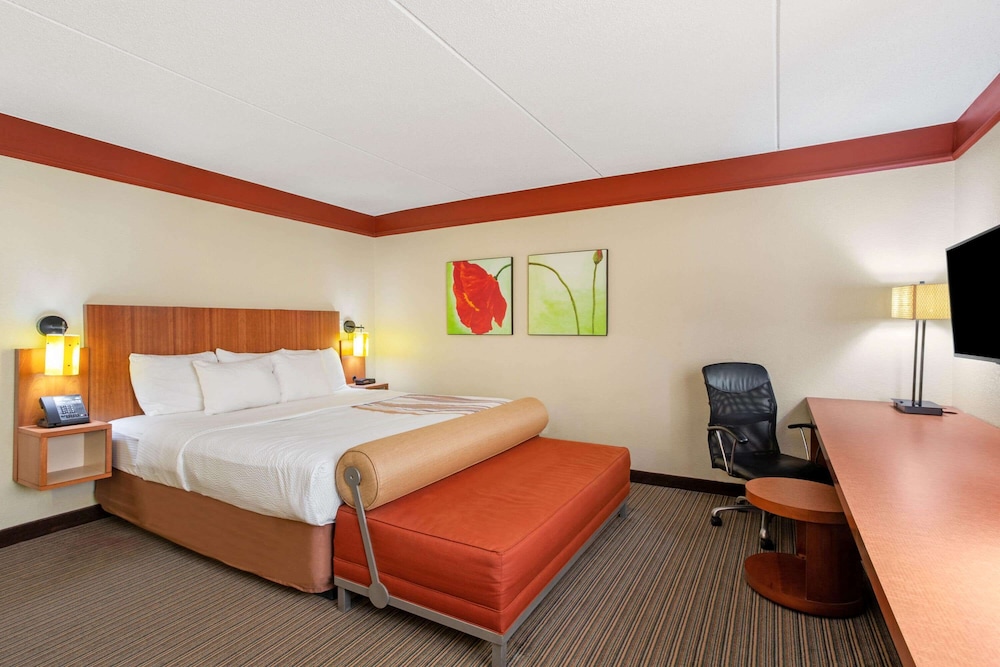 Imagen de la habitación del Hotel La Quinta Inn & Suites by Wyndham Raleigh Cary. Foto 17
