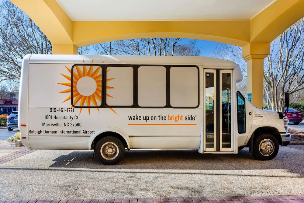 Imagen de los interiores del Hotel La Quinta Inn & Suites by Wyndham Raleigh Durham Airport. Foto 17