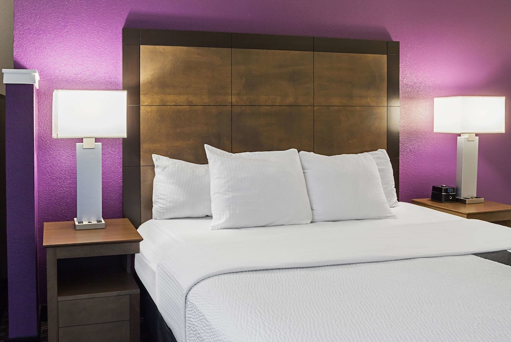 Imagen de la habitación del Hotel La Quinta Inn & Suites by Wyndham Rancho Cordova Sacramento. Foto 3