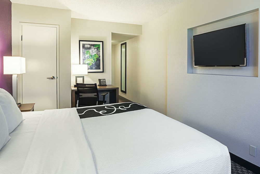 Imagen de la habitación del Hotel La Quinta Inn & Suites by Wyndham Rancho Cordova Sacramento. Foto 5
