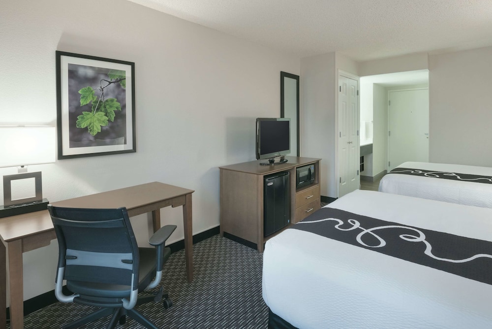 Imagen de la habitación del Hotel La Quinta Inn & Suites by Wyndham Rancho Cordova Sacramento. Foto 8