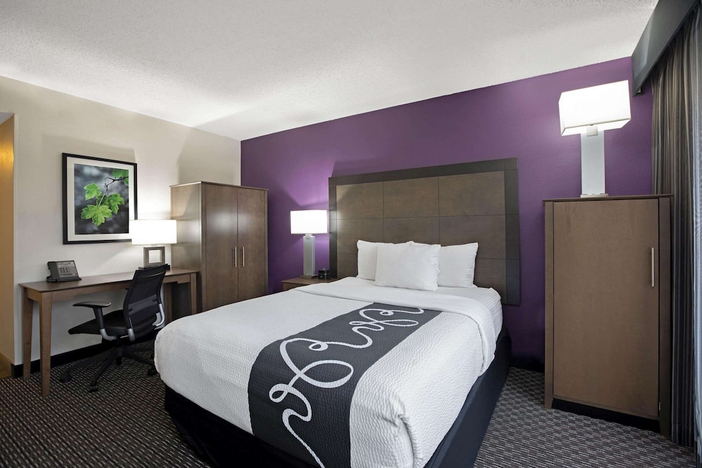 Imagen de la habitación del Hotel La Quinta Inn & Suites by Wyndham Rancho Cordova Sacramento. Foto 11