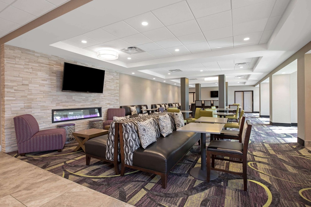 Imagen de los interiores del Hotel La Quinta Inn & Suites by Wyndham Rancho Cordova Sacramento. Foto 19
