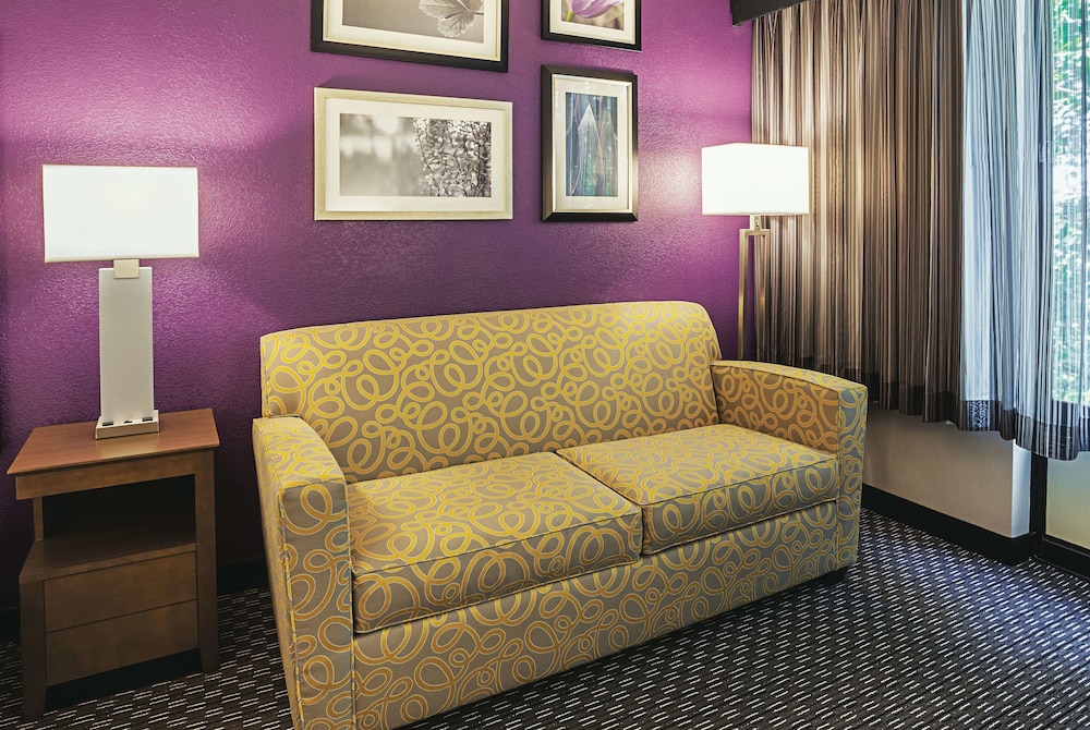 Imagen de la habitación del Hotel La Quinta Inn & Suites by Wyndham Rancho Cordova Sacramento. Foto 12