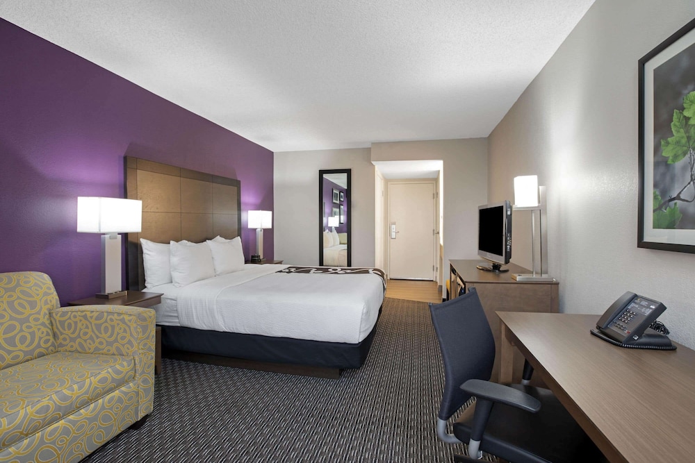 Imagen de la habitación del Hotel La Quinta Inn & Suites by Wyndham Rancho Cordova Sacramento. Foto 18