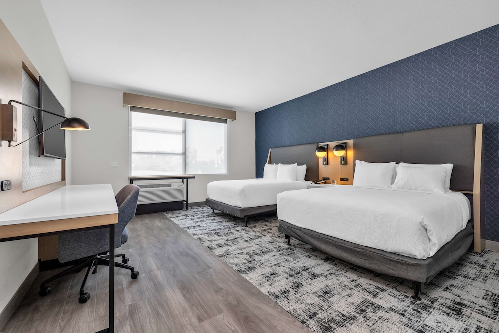 Imagen de la habitación del Hotel La Quinta Inn & Suites by Wyndham San Jose Airport-Downtown. Foto 8