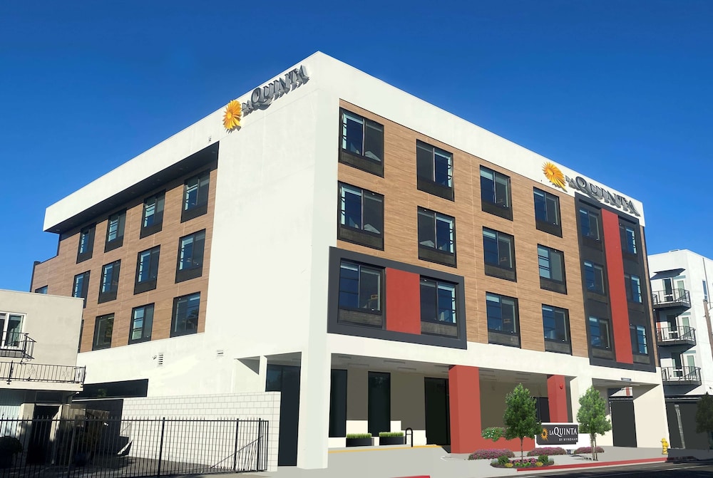 Imagen general del Hotel La Quinta Inn & Suites by Wyndham San Jose Airport-Downtown. Foto 1