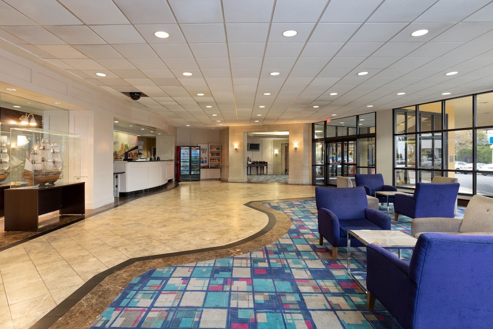 Imagen de los interiores del Hotel La Quinta Inn & Suites by Wyndham Secaucus Meadowlands. Foto 17