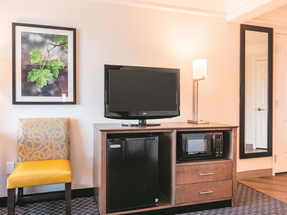 Imagen de la habitación del Hotel La Quinta Inn & Suites by Wyndham Shreveport Airport. Foto 6