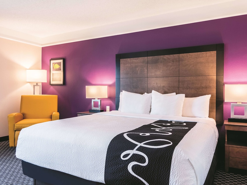 Imagen de la habitación del Hotel La Quinta Inn & Suites by Wyndham Shreveport Airport. Foto 7