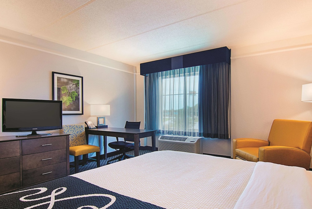 Imagen de la habitación del Hotel La Quinta Inn & Suites by Wyndham Shreveport Airport. Foto 8