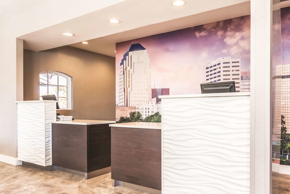 Imagen de los interiores del Hotel La Quinta Inn & Suites by Wyndham Shreveport Airport. Foto 16