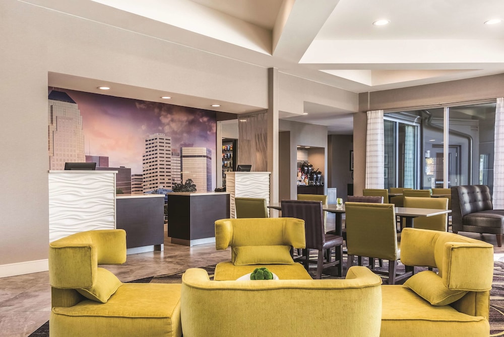 Imagen de los interiores del Hotel La Quinta Inn & Suites by Wyndham Shreveport Airport. Foto 19