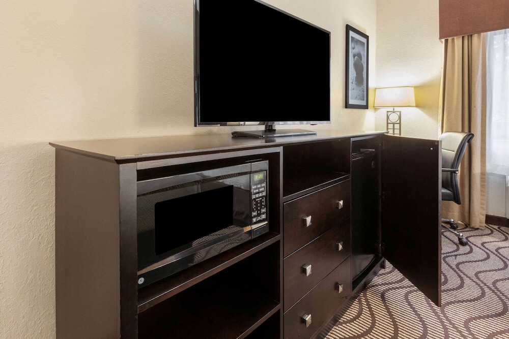 Imagen de la habitación del Hotel La Quinta Inn & Suites by Wyndham South Bend. Foto 5