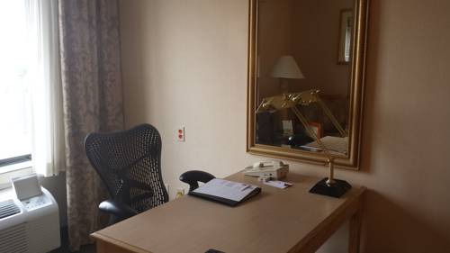 Imagen de la habitación del Hotel La Quinta Inn & Suites by Wyndham South Holland. Foto 14