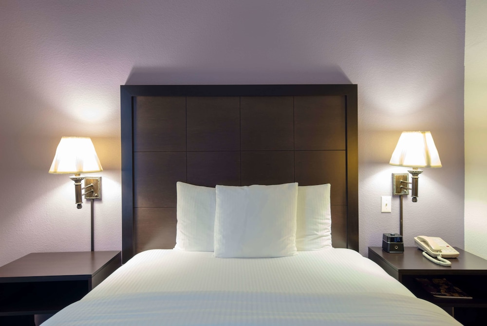 Imagen de la habitación del Hotel La Quinta Inn & Suites by Wyndham Springfield Airport Plaza. Foto 3