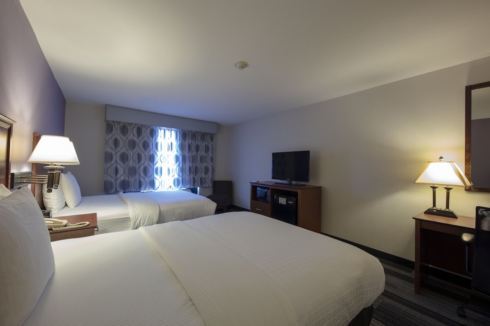 Imagen de la habitación del Hotel La Quinta Inn & Suites by Wyndham Springfield Airport Plaza. Foto 11