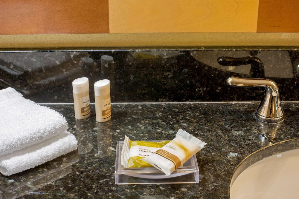 Imagen de la habitación del Hotel La Quinta Inn & Suites by Wyndham Sunrise. Foto 8