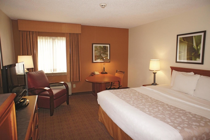 Imagen de la habitación del Hotel La Quinta Inn & Suites by Wyndham Tampa Brandon West. Foto 16