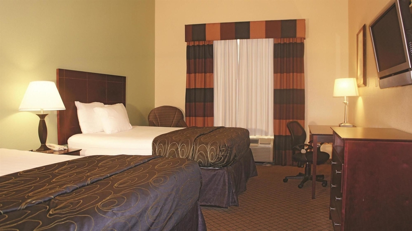 Imagen de la habitación del Hotel La Quinta Inn & Suites by Wyndham Tampa Central. Foto 3