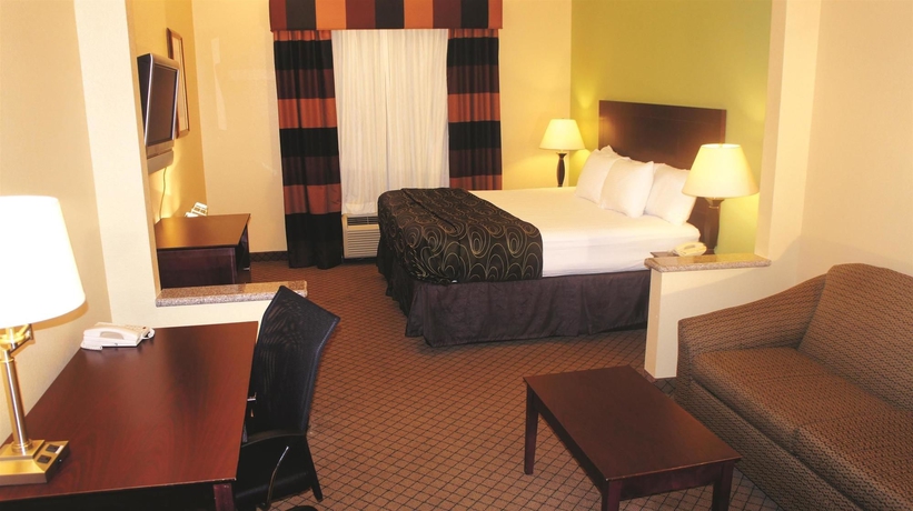 Imagen de la habitación del Hotel La Quinta Inn & Suites by Wyndham Tampa Central. Foto 5