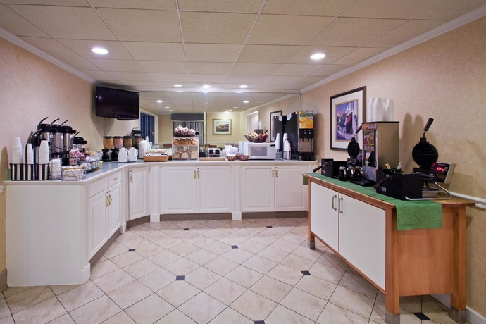 Imagen del bar/restaurante del Hotel La Quinta Inn & Suites by Wyndham Tampa Fairgrounds - Casino. Foto 3