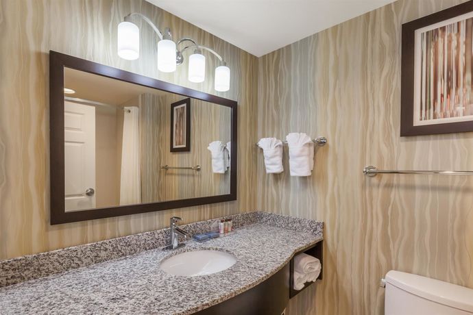Imagen general del Hotel La Quinta Inn & Suites by Wyndham Tulsa Midtown. Foto 1