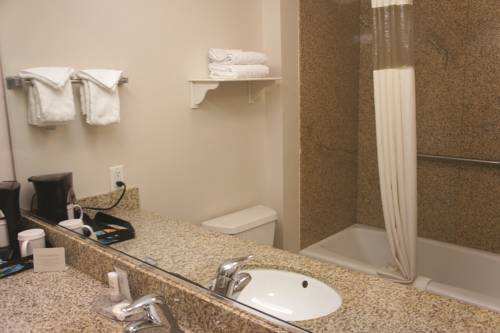 Imagen de la habitación del Hotel La Quinta Inn & Suites by Wyndham Visalia/Sequoia Gateway. Foto 3