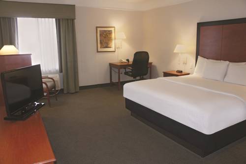 Imagen de la habitación del Hotel La Quinta Inn & Suites by Wyndham Visalia/Sequoia Gateway. Foto 7