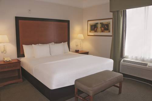 Imagen de la habitación del Hotel La Quinta Inn & Suites by Wyndham Visalia/Sequoia Gateway. Foto 8