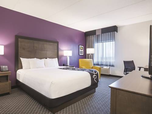 Imagen de la habitación del Hotel La Quinta Inn & Suites by Wyndham Warwick Providence Airport. Foto 2