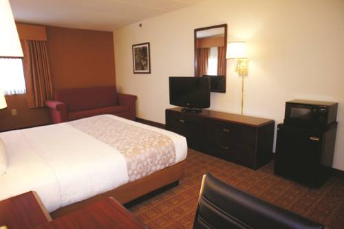Imagen de la habitación del Hotel La Quinta Inn & Suites by Wyndham Warwick Providence Airport. Foto 5