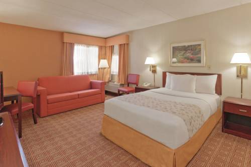 Imagen de la habitación del Hotel La Quinta Inn & Suites by Wyndham Warwick Providence Airport. Foto 10