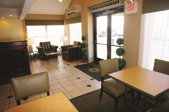 Imagen de los interiores del Hotel La Quinta Inn & Suites by Wyndham Warwick Providence Airport. Foto 18