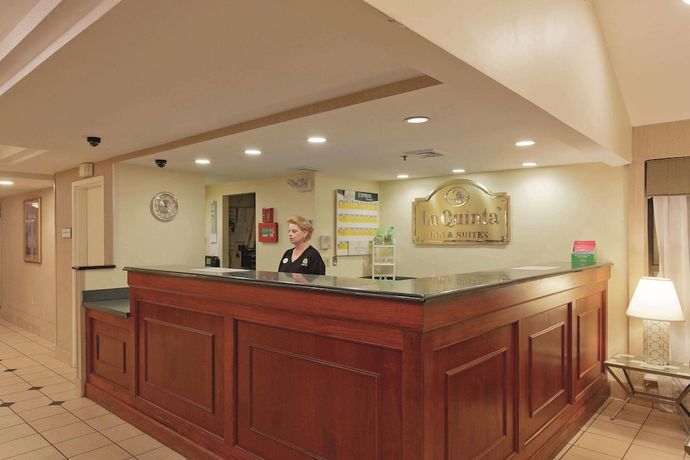 Imagen de los interiores del Hotel La Quinta Inn & Suites by Wyndham Warwick Providence Airport. Foto 19