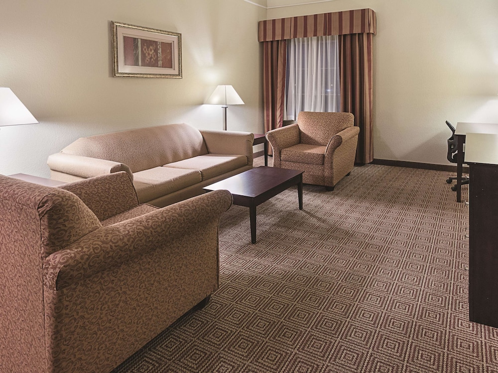 Imagen de la habitación del Hotel La Quinta Inn & Suites by Wyndham Waxahachie. Foto 4