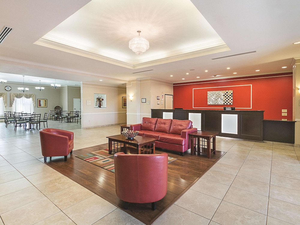 Imagen de los interiores del Hotel La Quinta Inn & Suites by Wyndham Waxahachie. Foto 17