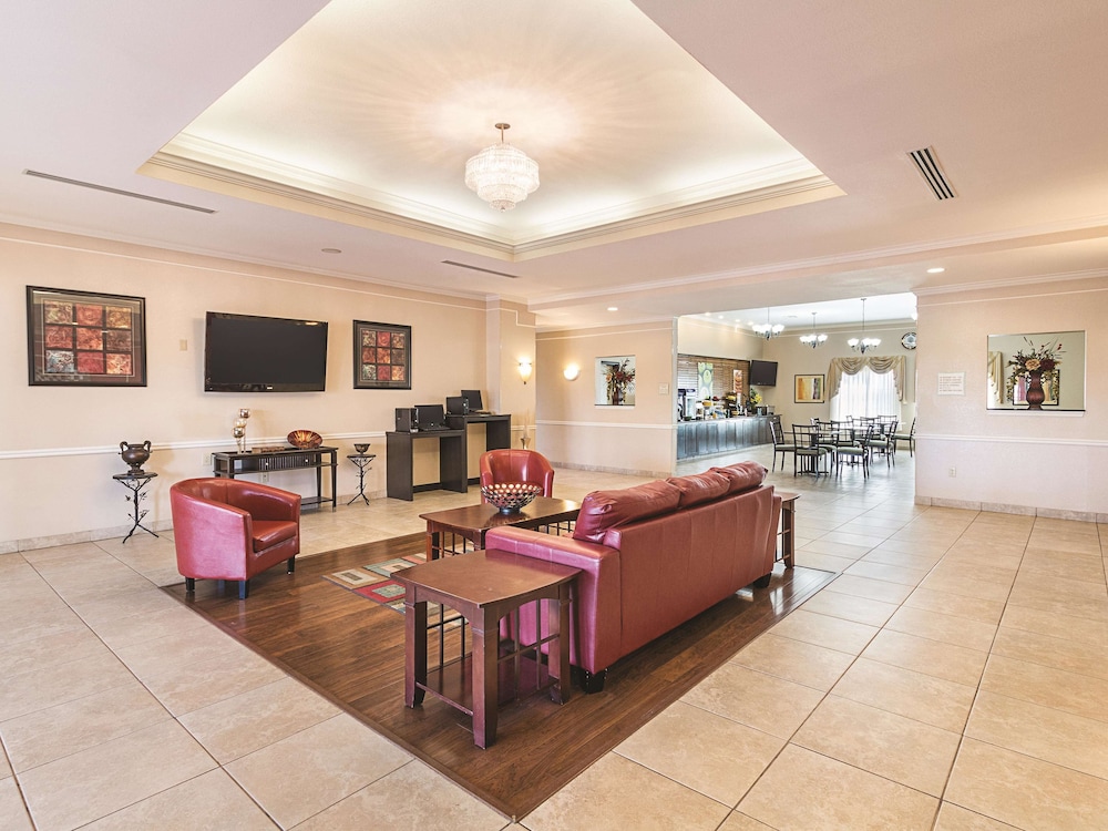 Imagen de los interiores del Hotel La Quinta Inn & Suites by Wyndham Waxahachie. Foto 20
