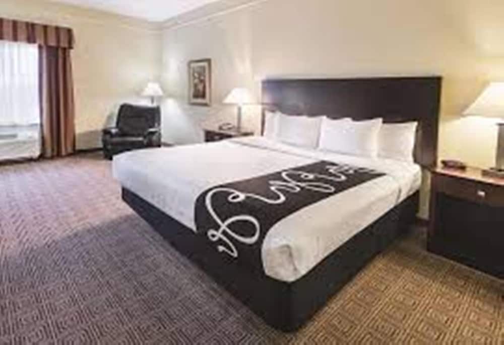 Imagen de la habitación del Hotel La Quinta Inn & Suites by Wyndham Waxahachie. Foto 14