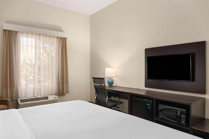 Imagen de la habitación del Hotel La Quinta Inn & Suites by Wyndham Wenatchee. Foto 8