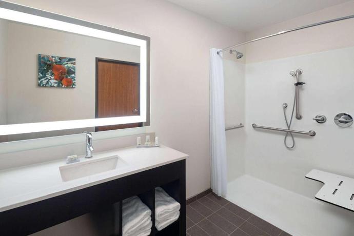 Imagen de la habitación del Hotel La Quinta Inn & Suites by Wyndham Wenatchee. Foto 13