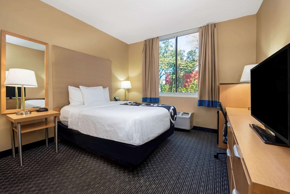 Imagen de la habitación del Hotel La Quinta Inn & Suites by Wyndham West Palm Beach Airport. Foto 4