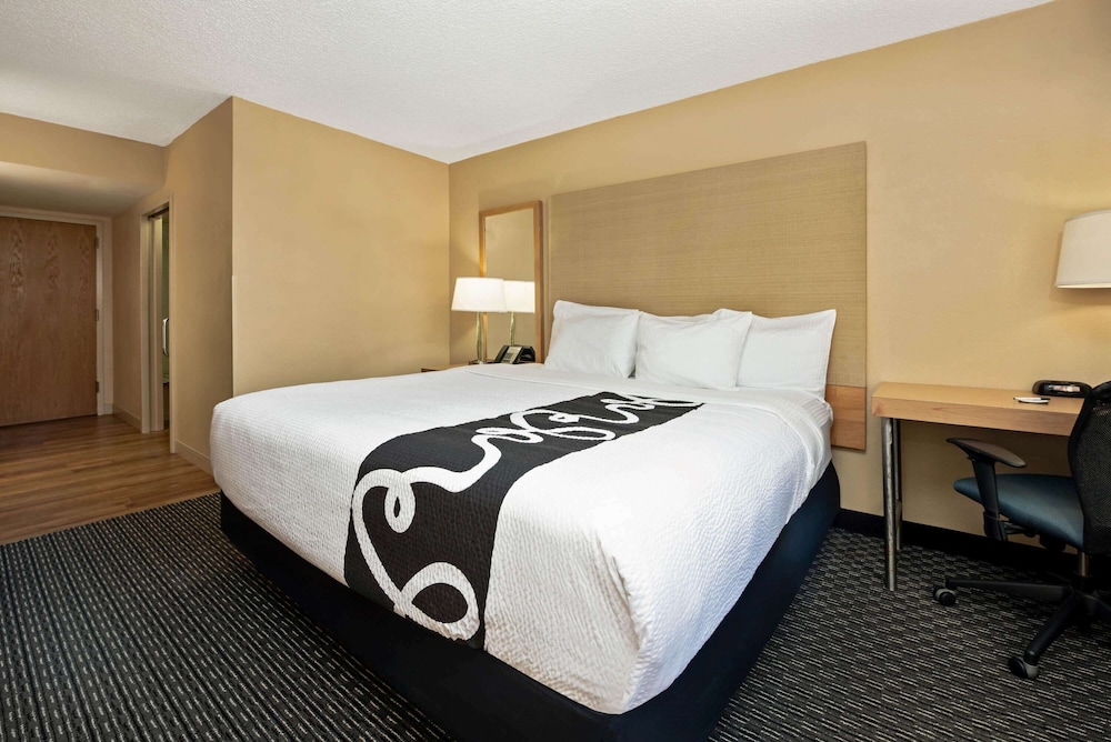 Imagen de la habitación del Hotel La Quinta Inn & Suites by Wyndham West Palm Beach Airport. Foto 5