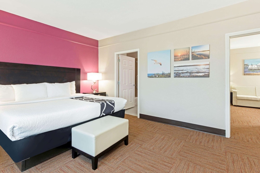 Imagen de la habitación del Hotel La Quinta Inn & Suites by Wyndham Winnie. Foto 8